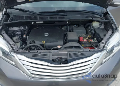 2017 Toyota Sienna Limited Premium 7 Passenger z USA, uszkodzony, nr VIN 5TDDZ3DC6HS147381